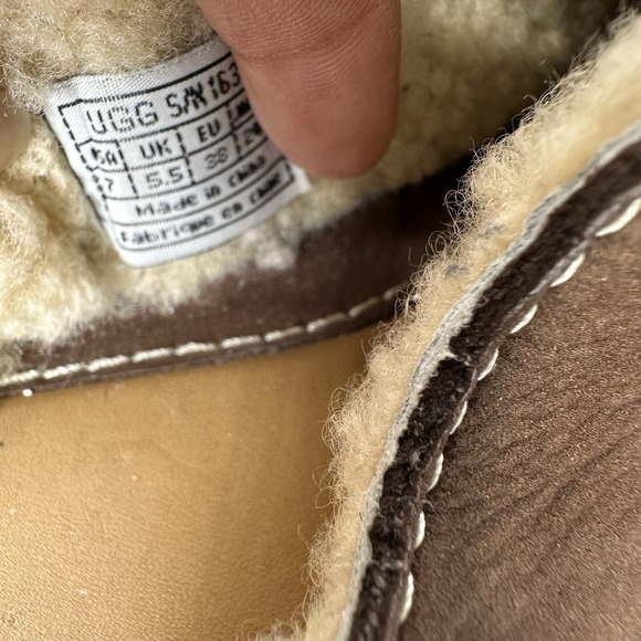 UGG‎ Burleigh 1633 Brown Suede Sheepskin Fur Lined Slides Mules Womens Size 7 - Picture 9 of 11